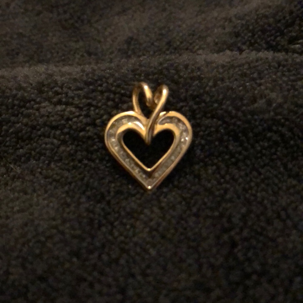 Gold and diamond heart pendant